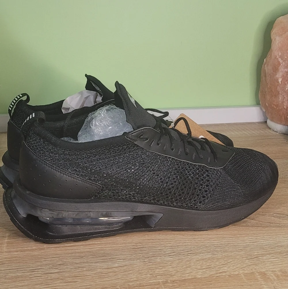 Nike Air Max Flyknit Racer Men's Black Athletic Shoe NWT 13 - Picture 7 of 10